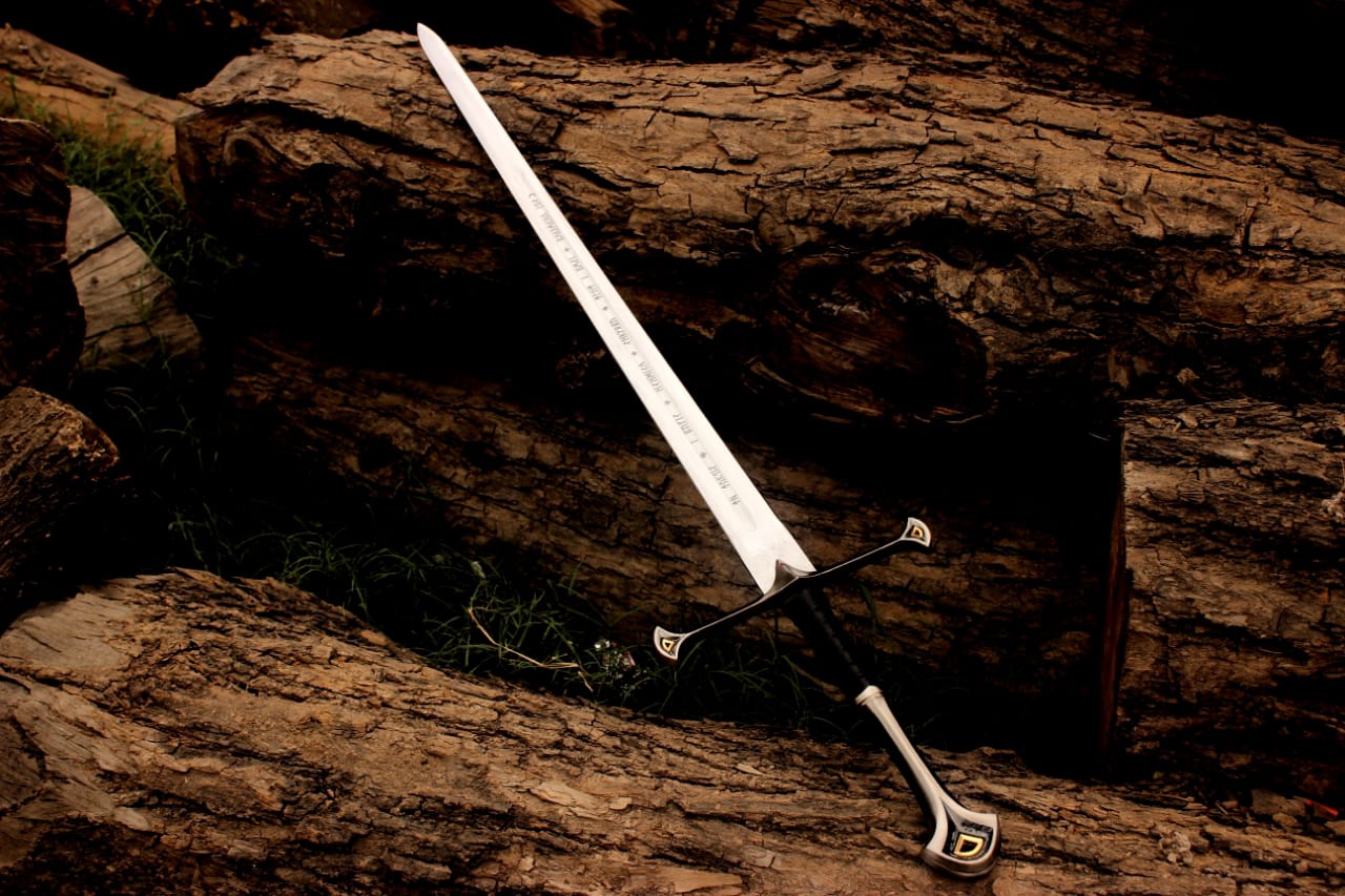 ⚔️ Narsil Sword of King Aragorn (Strider) Replica – 40” Stainless Steel Sword with Scabbard &amp; Wall Mount